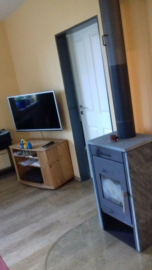 Fewo 2 Ferienwohnung Waren Mueritz - Haus Buchen Am Tiefwarensee - 2 Zi المظهر الخارجي الصورة