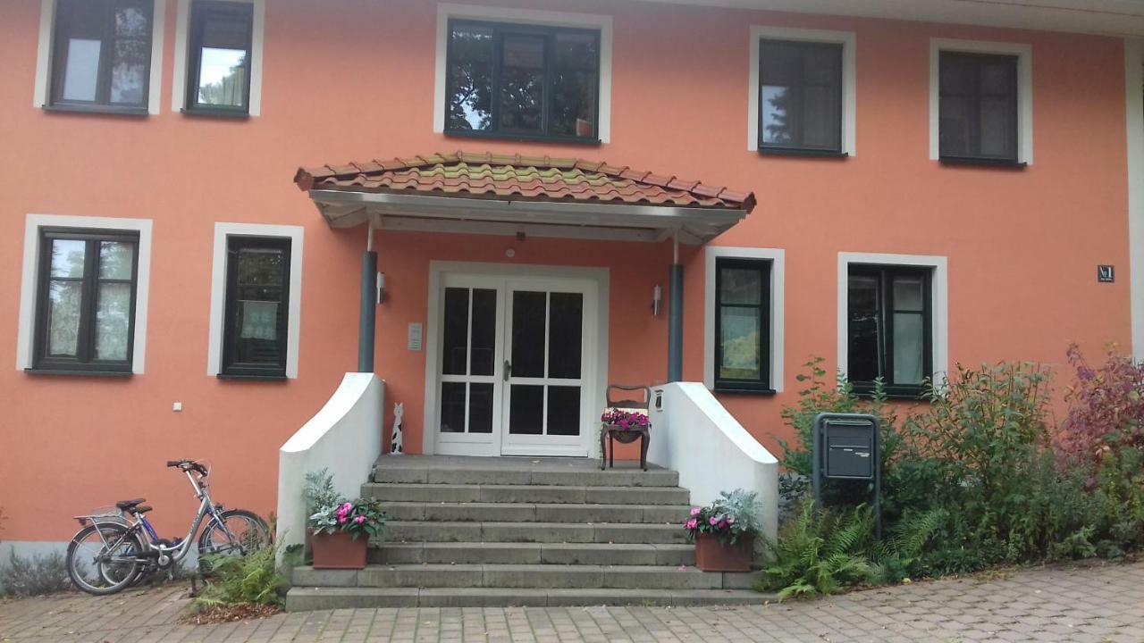 Fewo 2 Ferienwohnung Waren Mueritz - Haus Buchen Am Tiefwarensee - 2 Zi المظهر الخارجي الصورة